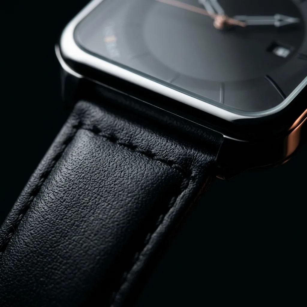 Cassray Black & Silver — leather strap detail