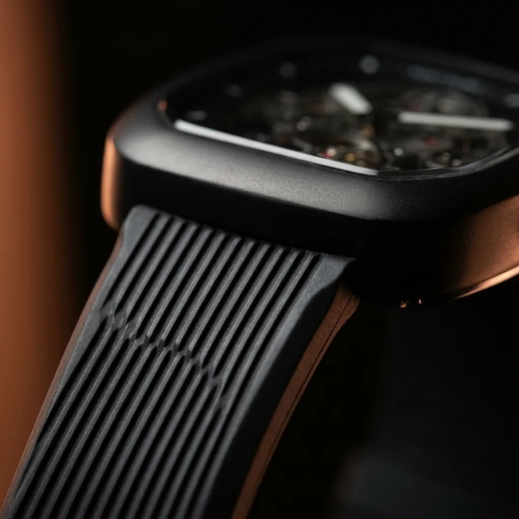 Matturi Noir — ribbed rubber strap