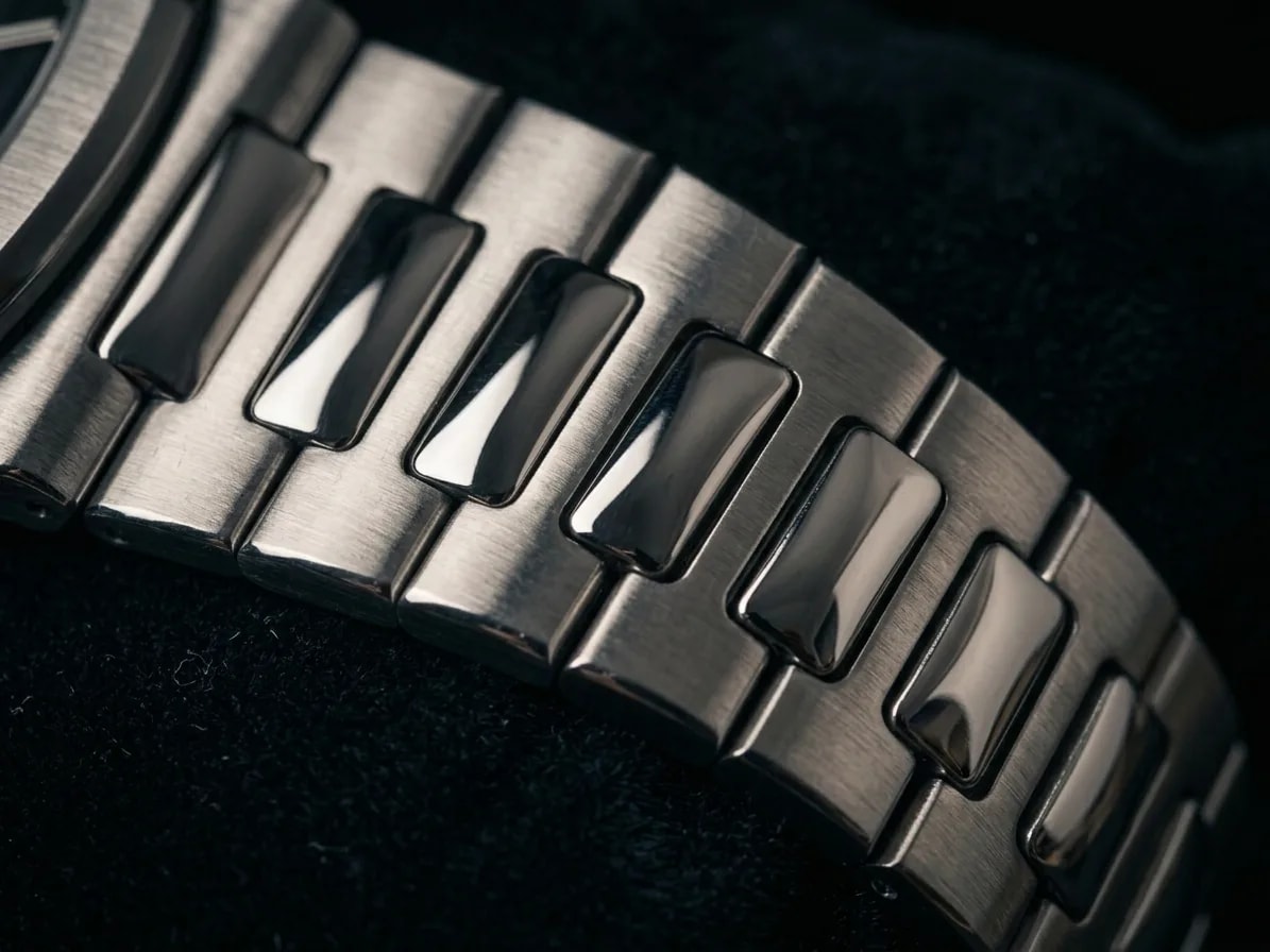 Patek Nautilus Black — integrated bracelet
